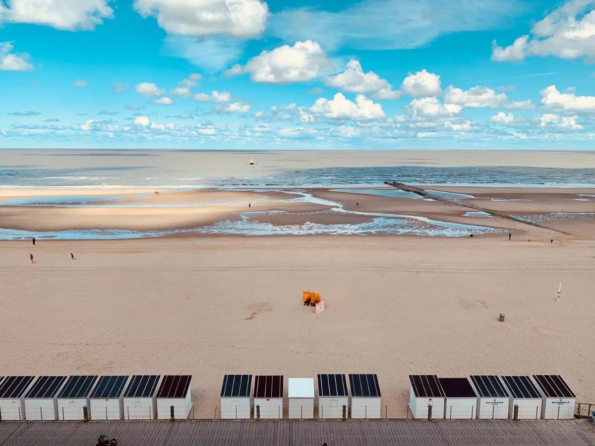 Wonderful Architect Designed Flat With Sea View Apartment Oostende Bagian luar foto
